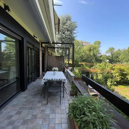 Villa La Dolce - A Tropical Garden In Rome